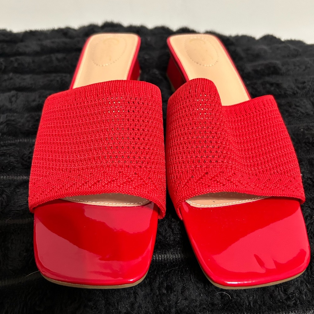 NWOT C. EST. 1946 Chic Red Square Heel Women's Slide Shoes Size 11W - Picture 2 of 4